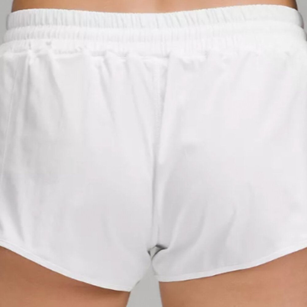 Lululemon white hotty hot short 2.5 inch size 2